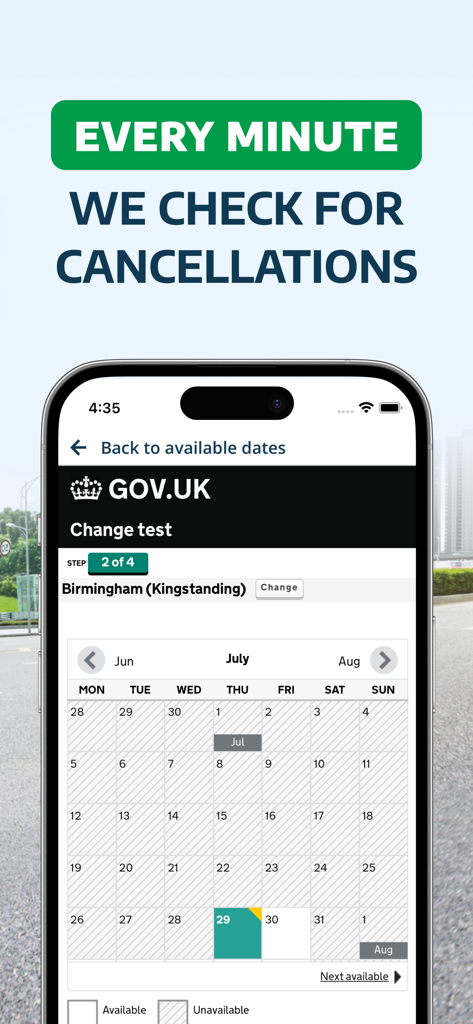 Interfaz de aplicación móvil que muestra disponibilidad de exámenes de conducir en tiempo real y calendario para los centros de exámenes del Reino Unido