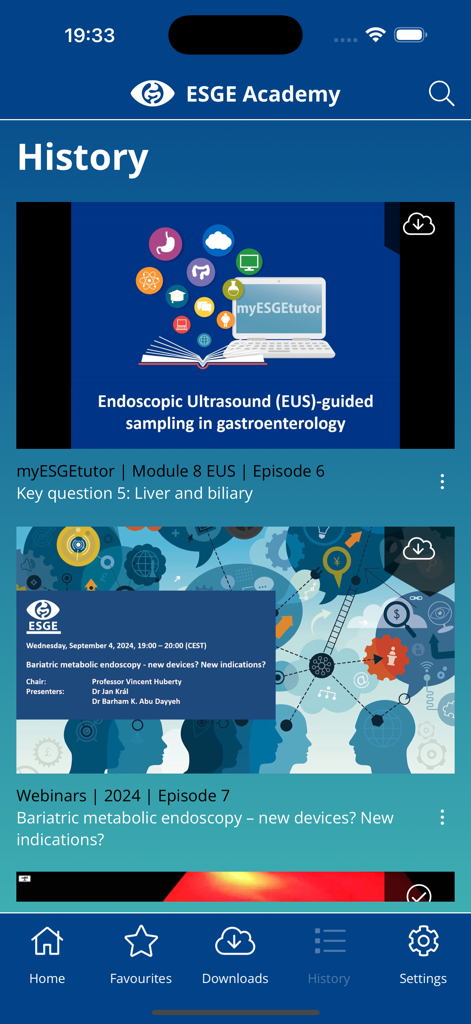 ESGE Academy - Aba Histórico do aplicativo ESGE Academy mostrando miniaturas de vídeo para módulos de educação em gastroenterologia e webinars.