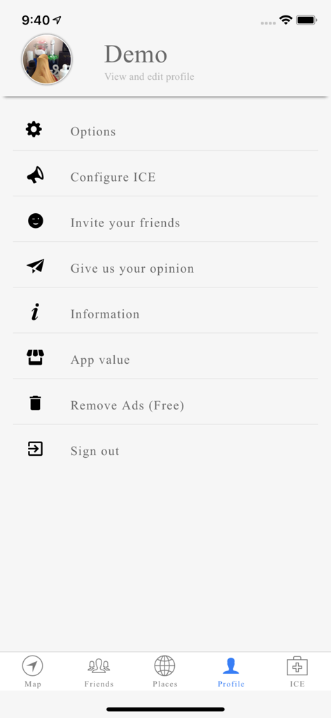 Find Friends - Localizame - La pantalla de configuración del perfil de la aplicación Find Friends que muestra opciones para la configuración ICE e invitar amigos.