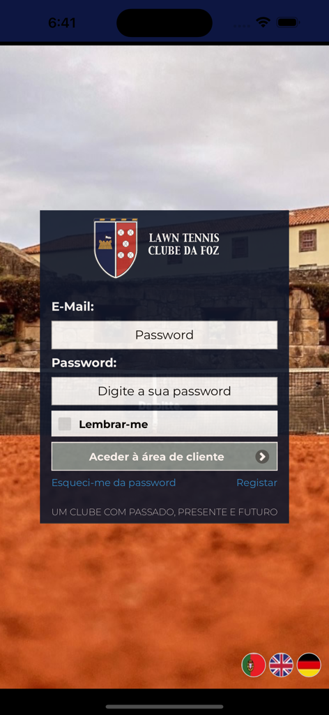 Lawn Tennis da Foz - Login screen of the Lawn Tennis da Foz app featuring the club logo and member login fields over a tennis court background