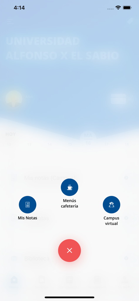 Interfaz de la aplicación móvil UAX que muestra iconos de acceso directo a calificaciones, menús de cafetería y el campus virtual.