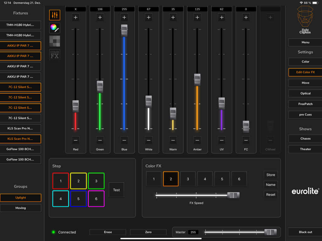 Light Captain - DMX Controller - Oberfläche der Light Captain DMX App, die Farbmischungs-Fader und Effekteinstellungen auf einem iPad zeigt