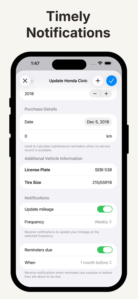 Interfaz de iPhone que muestra detalles del vehículo y ajustes de notificación para el kilometraje y los recordatorios de mantenimiento.