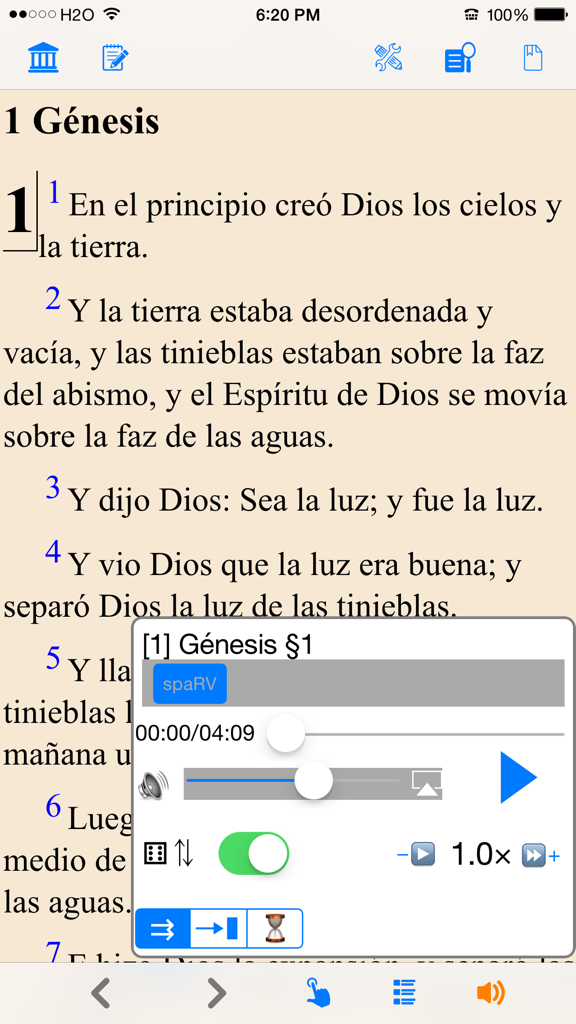 Santa Biblia Version Reina Valera (con audio) - Aplicación de la Biblia en español que muestra el primer capítulo del Génesis con un reproductor de audio integrado superpuesto