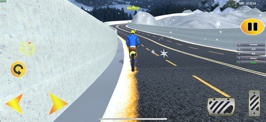 Highway Bike Stunt Racing Game - Un piloto de motocicleta compitiendo en una autopista nevada y curva por la noche con los controles del juego visibles