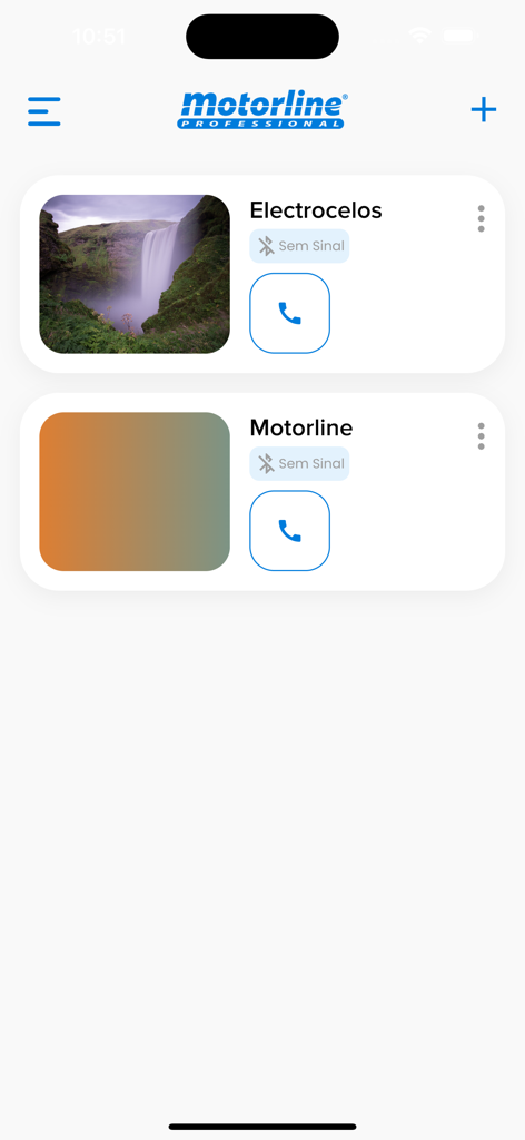 Motorline MCONTROL - Panel de la aplicación Motorline MCONTROL que muestra los dispositivos de control de acceso gestionados