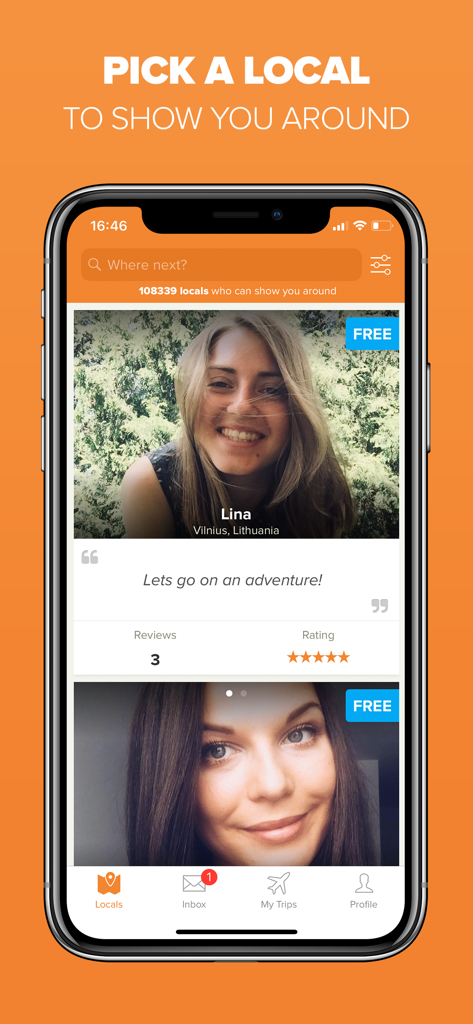 Schermo di smartphone dell'app Showaround che mostra i profili delle guide locali a Vilnius per tour della città personalizzati.