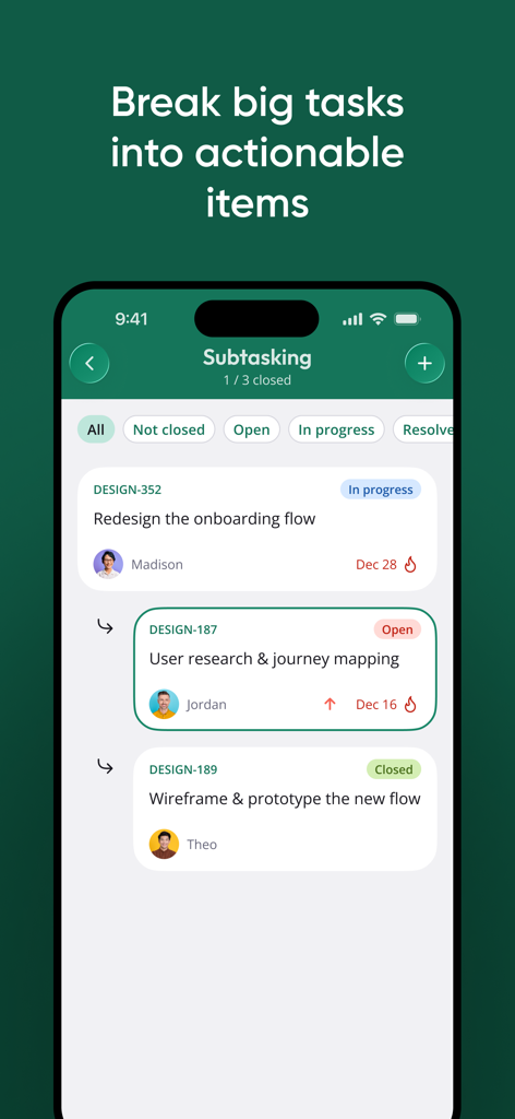 Backlog: Project Management - Interfaz de la aplicación Backlog que muestra subtareas con insignias de estado y miembros del equipo asignados para un proyecto de diseño