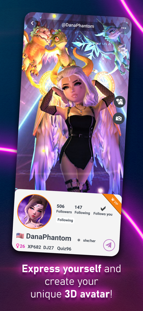 Un perfil de avatar femenino 3D personalizable en Club Cooee con atuendos únicos y mascotas dragón virtuales.