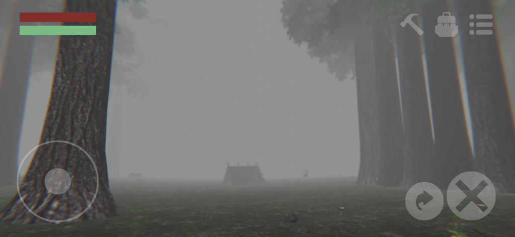 Trapped in the Forest! - Jugabilidad en un bosque brumoso que muestra un refugio de madera y una interfaz de supervivencia.