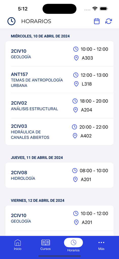 PUCP Móvil - Pantalla de la aplicación móvil que muestra el horario de clases de un estudiante universitario con nombres de cursos, horarios y ubicaciones de las aulas