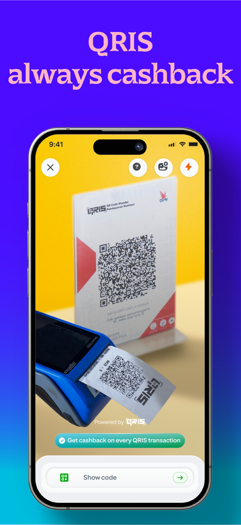 Mobile screen showing the GoPay app scanning a QRIS code for payments and cashback rewards
