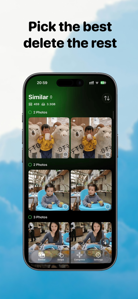 사용자가 중복 항목을 삭제하고 휴대폰 저장 공간을 절약하도록 돕는 유사 사진의 스마트 인식을 보여주는 ByePhotos 앱 인터페이스