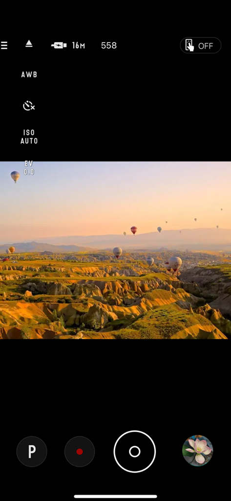PIXPRO Remote Viewer - PIXPRO Remote Viewer app interface showing a camera viewfinder with hot air balloons over a scenic landscape