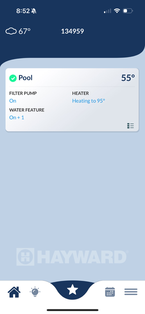 OmniLogic - Dashboard of the Hayward OmniLogic app displaying pool heating and pump status