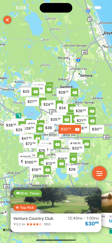 TeeOff - Vista de mapa en la aplicación TeeOff que muestra varias ubicaciones de campos de golf con precios de horas de salida y puntos destacados de ofertas especiales.