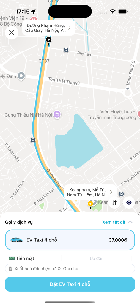 Interfaz de la aplicación móvil EV Taxi que muestra un mapa y la opción de reservar un taxi eléctrico de 4 plazas por 37000 VND