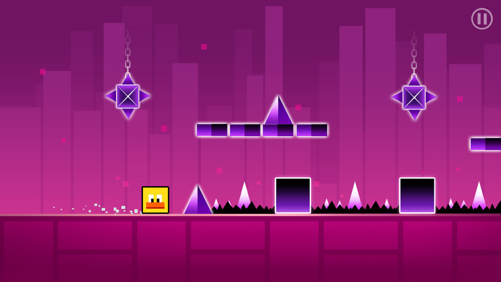 Geometry Run - Make The Block Dash - Un personaggio quadrato giallo che salta sopra ostacoli e spuntoni viola in un gioco platform arcade.