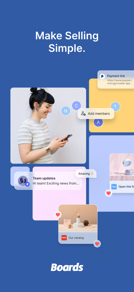 Uma mulher usando o aplicativo Boards em seu smartphone com elementos de interface flutuantes para catálogos de vendas, atualizações da equipe e links de pagamento.