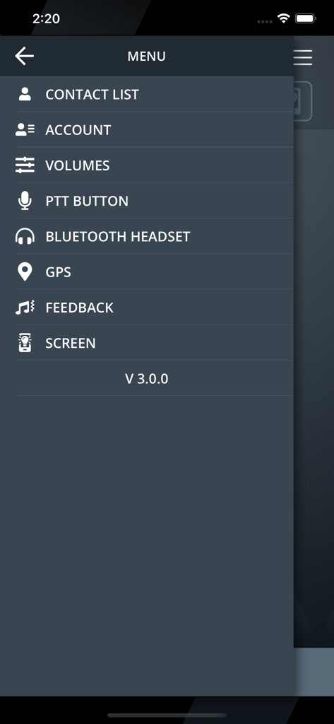 Menú de la aplicación de comunicación para motocicletas BTTalk mostrando la configuración del botón PTT y el casco Bluetooth