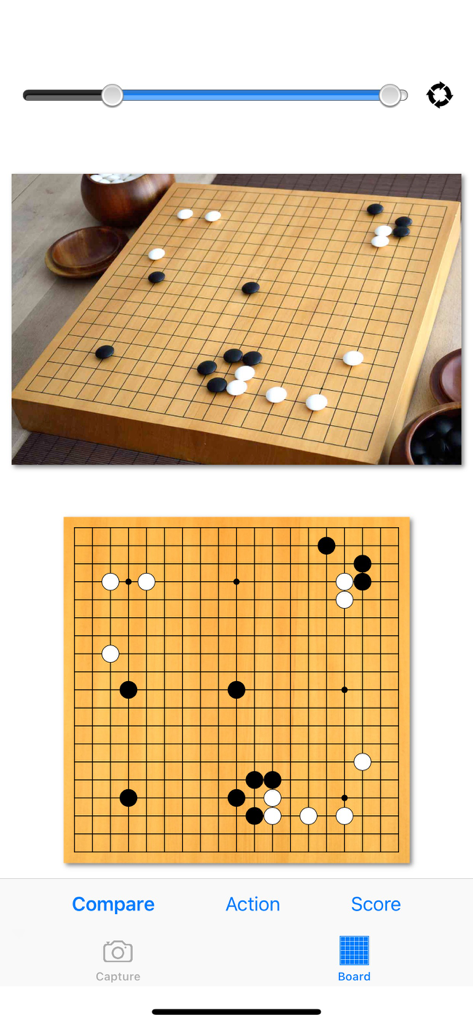 Baduk Cap - Comparison between a physical wooden Go board and its digital representation in the Baduk Cap app.