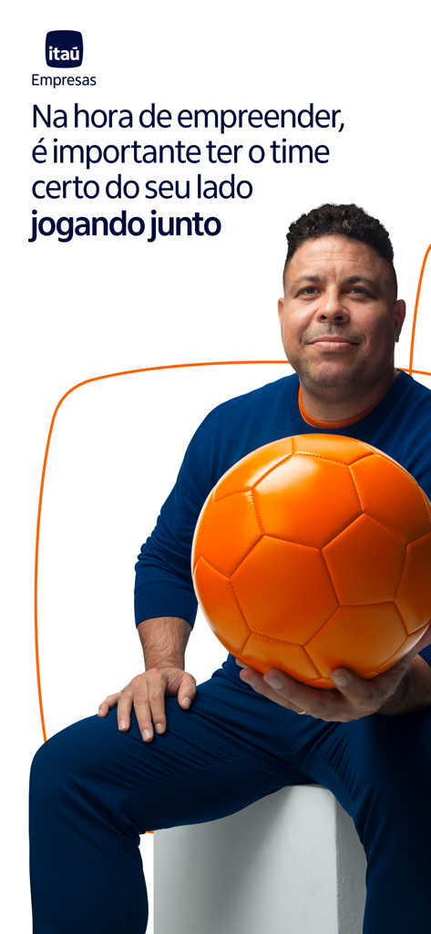 Itaú Empresas: Conta PJ - 오렌지색 축구공을 들고 있는 호나우두 나자리우, Itaú 기업 법인 뱅킹 광고