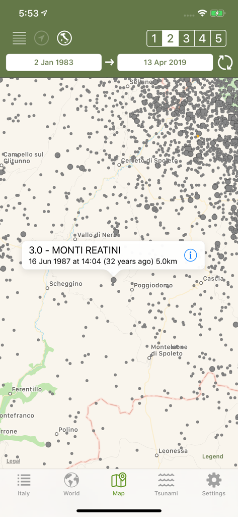 Visualização de mapa no aplicativo Terremoto mostrando dados históricos de terremotos e detalhes de magnitude.