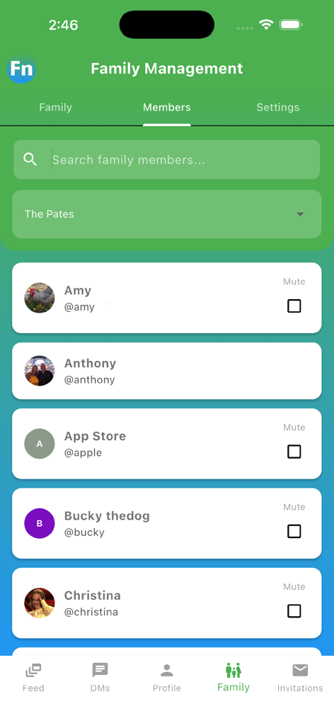 InFamilyNest app screenshot showing the family management screen with a list of connected members
