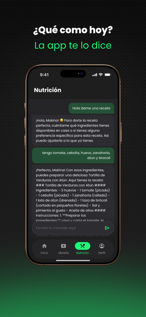 Interfaz de chat de asesoramiento nutricional con IA de la aplicación TurboSteps que proporciona una receta saludable basada en los ingredientes del usuario