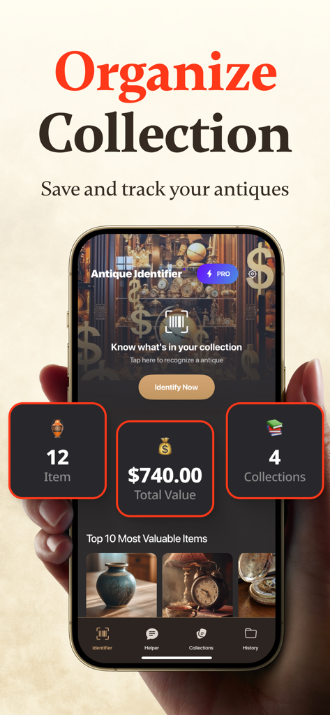 AI Antique Identifier - Antiqo - Una mano sosteniendo un smartphone que muestra la interfaz de la aplicación Antiqo para organizar colecciones y rastrear el valor total de las antigüedades.
