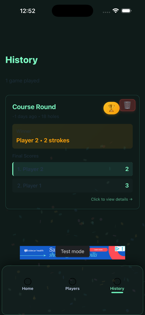 Mini Golf Score Tracker - Ein mobiler Bildschirm, der die Historie einer Mini-Golf-Runde mit Spielergebnissen und dem bekannt gegebenen Gewinner zeigt