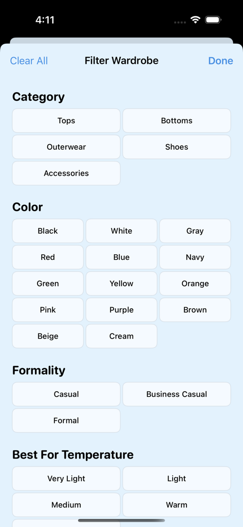 Wearther: What to Wear - Una pantalla que muestra opciones para filtrar un guardarropa digital por categoría, color, formalidad y adecuación a la temperatura