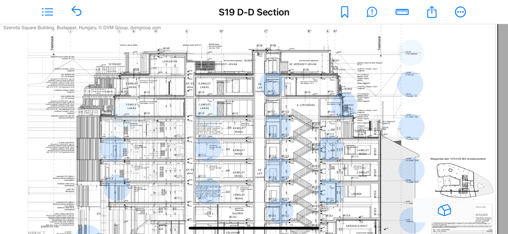 Un dibujo de sección arquitectónica 2D detallado dentro de la interfaz de la aplicación BIMx.