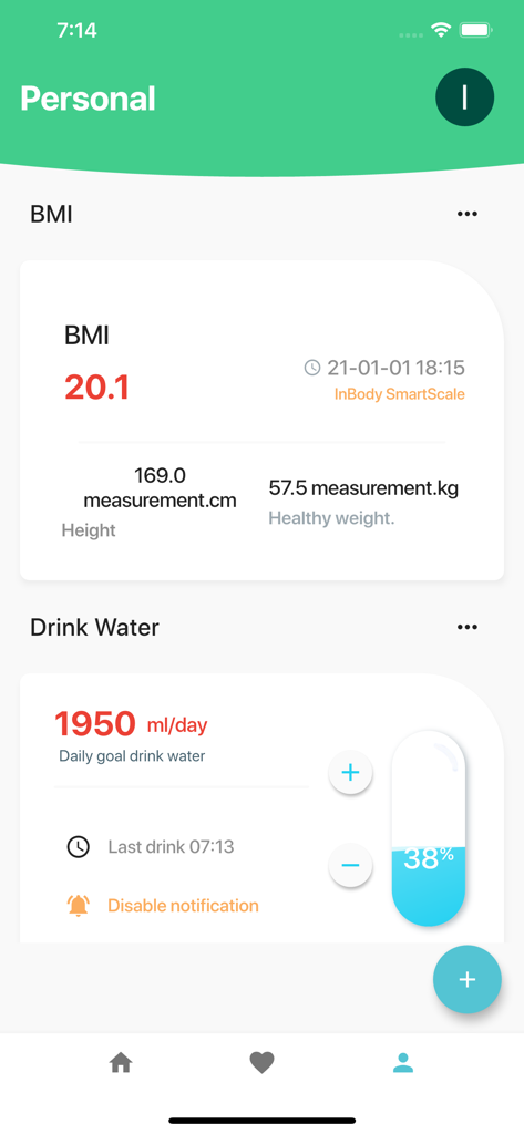 Calories: Eat Clean Diet Track - Calories 앱의 개인 건강 대시보드로 BMI 계산 및 일일 수분 섭취 진행 상황을 보여줍니다.