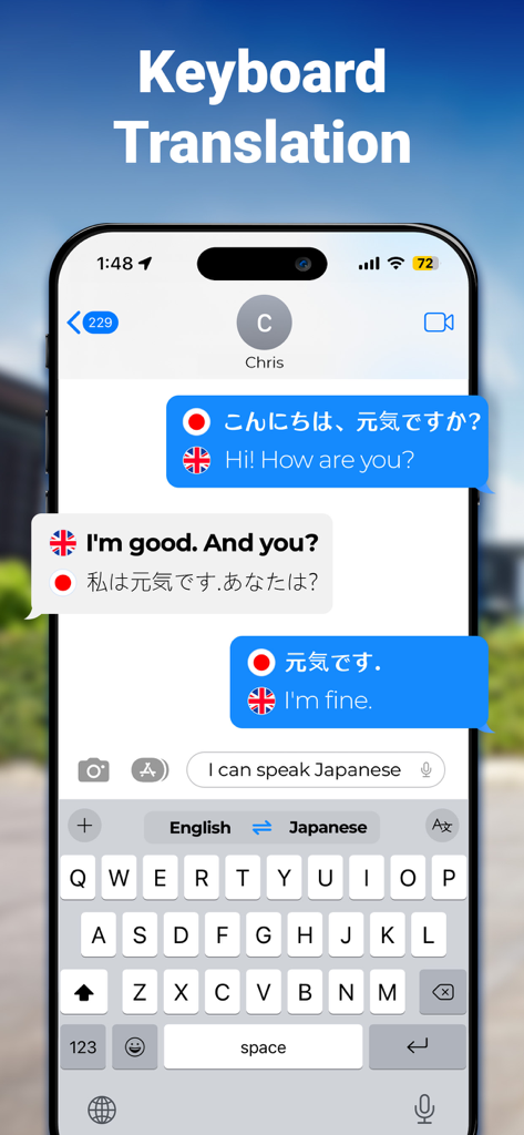 XTranslate - Photo, Voice, PDF - Aplicación XTranslate mostrando traducción instantánea por teclado en una interfaz de mensajería