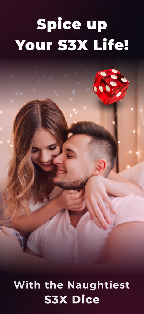 Sex Dice for Couples - XDice - Ein lächelndes Paar umarmt sich auf einem Bett mit einem schwebenden roten Würfel und dem Text Spice up Your S3X Life.