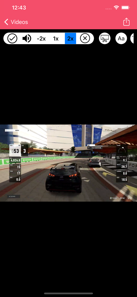 Screen Recorder,Screen Capture - Interfaccia dell'app screen recorder che modifica un gioco di corse automobilistiche con controlli di velocità