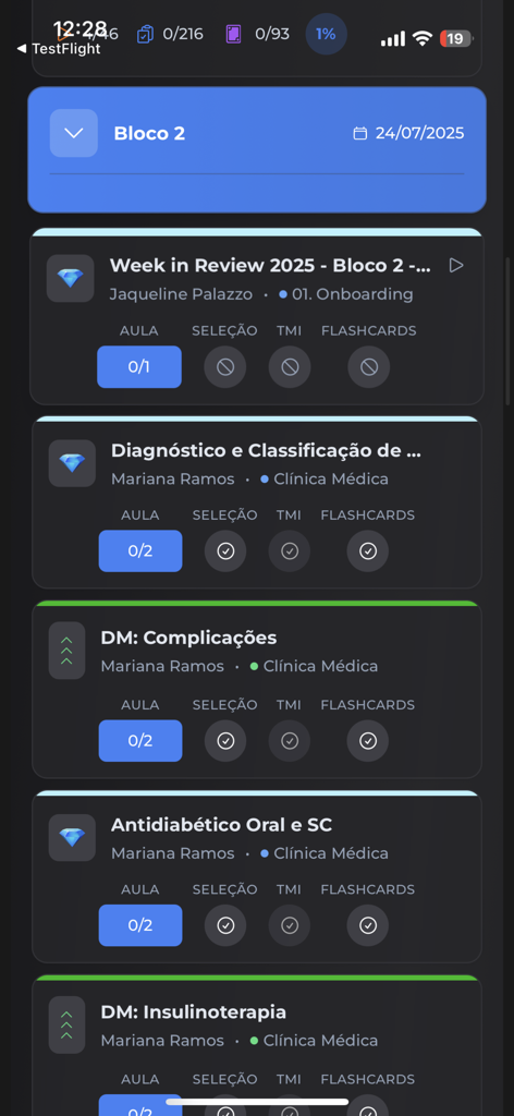 MedCof Aulas - Interface of MedCof Aulas app showing a list of medical study modules and lesson progress trackers