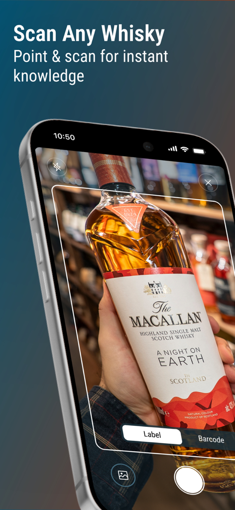 Whiskybase: Everything Whisky - Un smartphone escaneando la etiqueta de una botella de whisky Macallan usando la aplicación Whiskybase