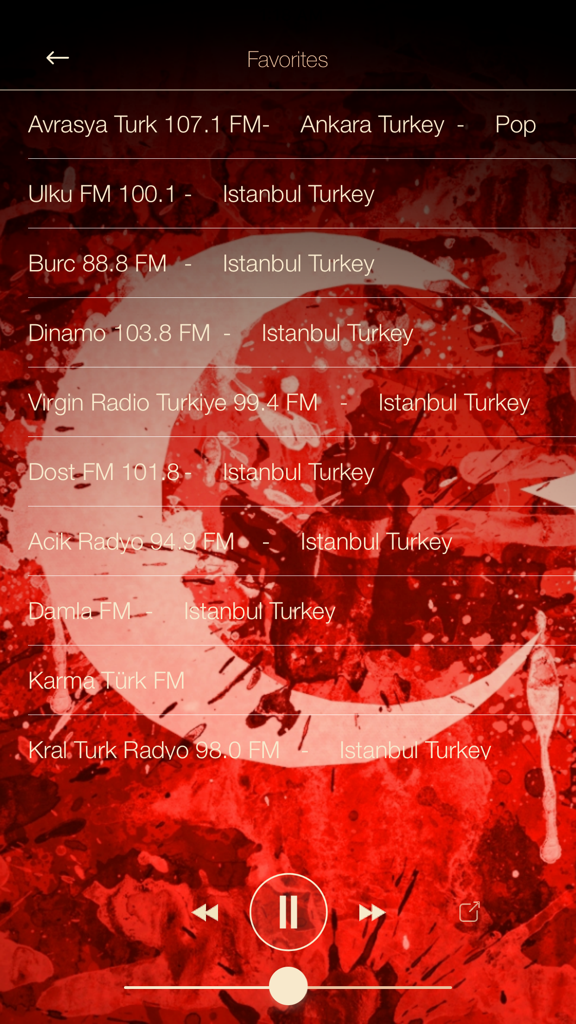 Favorites screen of the Turkish Music Online Radio app showing a list of radio stations with playback controls.