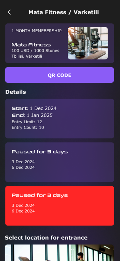 Infinito Experiences app screen displaying fitness membership details and a digital QR code button for check-in.