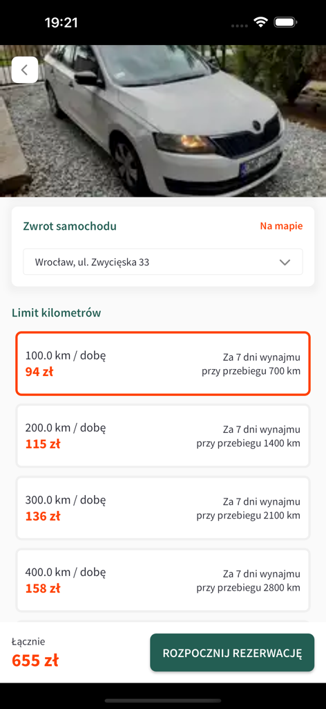 BEEP.rent - BEEP.rent 모바일 앱 화면으로, 차량 반납 위치 및 차량의 일일 주행 거리 제한 선택을 보여줍니다.