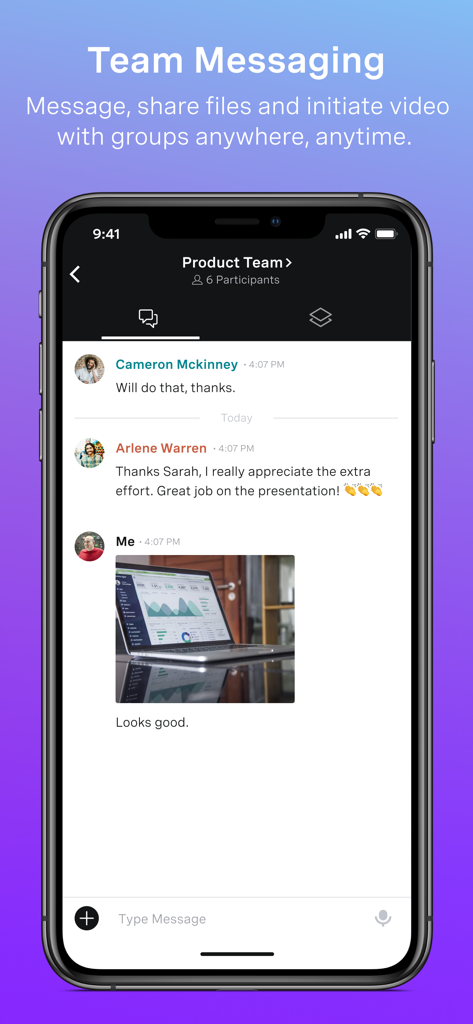 Vonage Business Communications - Interface de messagerie d'équipe de l'application Vonage Business Communications montrant un chat de groupe avec partage de fichiers sur un iPhone.