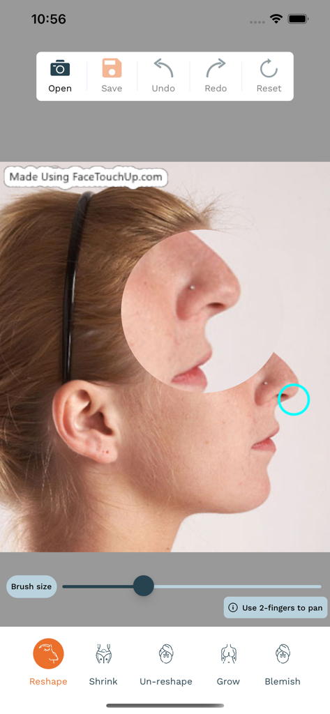 Interfaccia dell'app FaceTouchUp che mostra una simulazione virtuale di rinoplastica sul profilo di una donna.