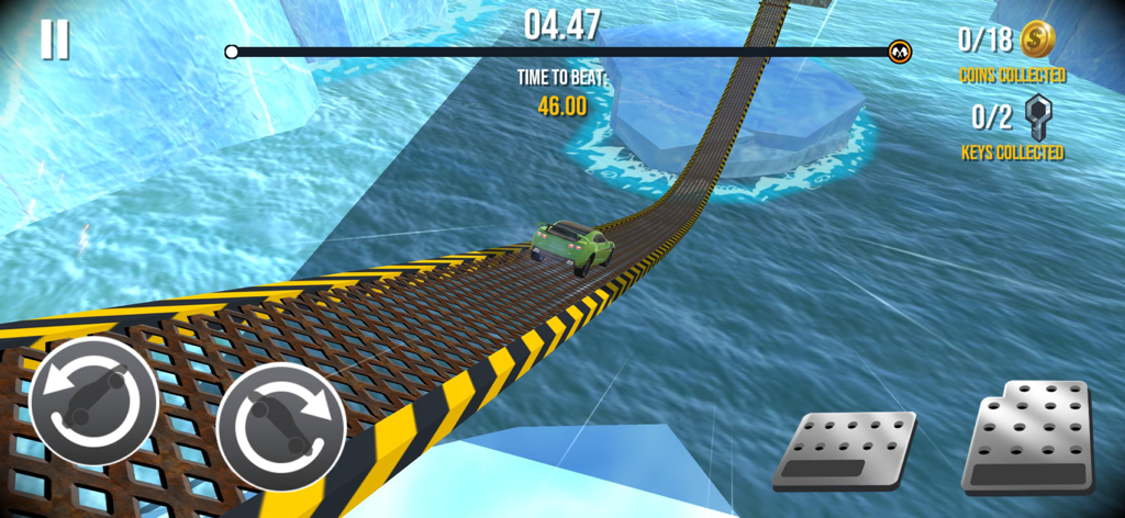 Stunt Car Extreme - Un coche verde corriendo por una estrecha pista industrial sobre agua con icebergs al fondo