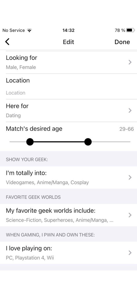 g33kdatingアプリのプロフィール編集画面のスクリーンショット。ビデオゲーム、アニメ、お気に入りのゲームプラットフォームなどのユーザーの興味が表示されています。