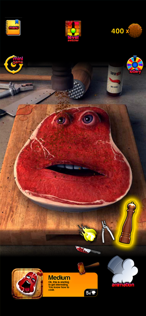 The Steak: Charlie Animations - Un personaggio bistecca cruda senziente di nome Charlie viene condito con pepe su un tagliere di legno in un gioco mobile