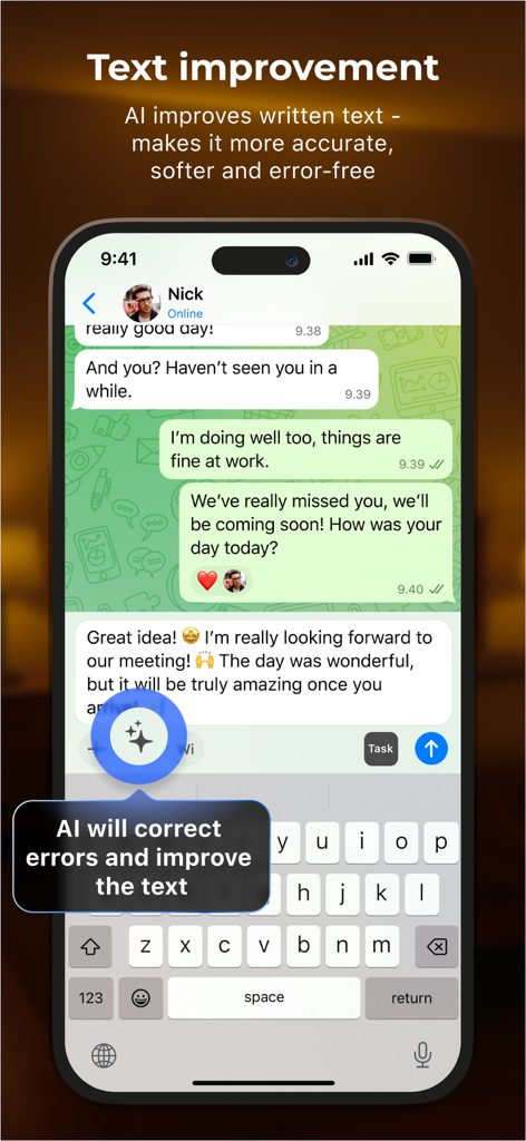 Interfaz de la aplicación Windi Messenger demostrando la mejora de texto con IA y la corrección de errores en el chat