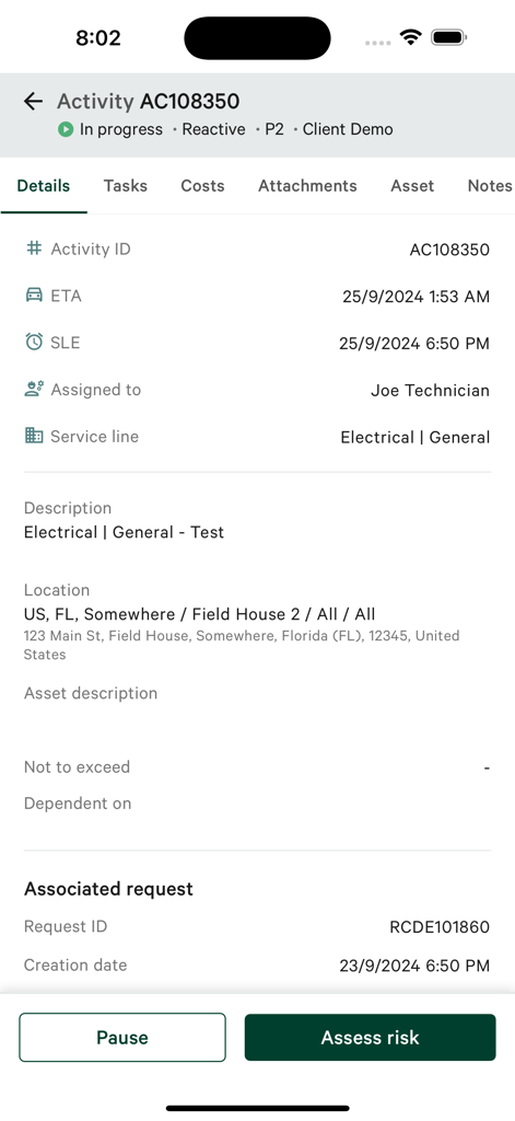 CBRE Tech - Oberfläche der CBRE Tech App, die Details zu einer einem Techniker zugewiesenen Wartungsaktivität anzeigt