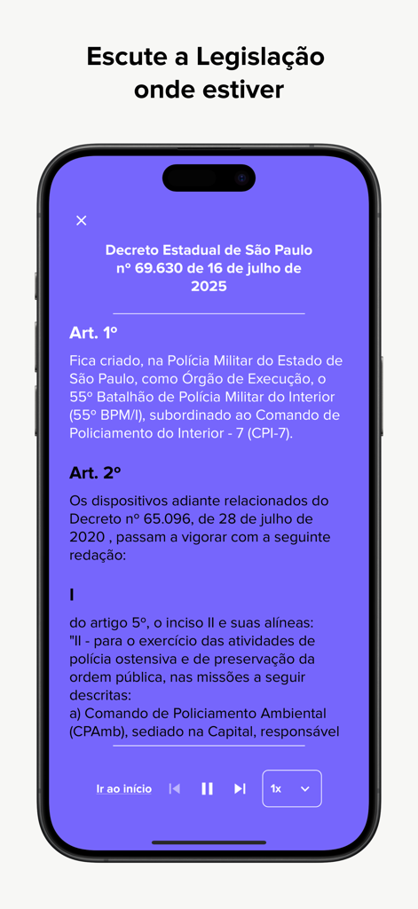 Vade Mecum 2026: JurisHand AI - Mobile interface of the JurisHand AI app showing the audio playback feature for listening to Brazilian laws on an iPhone.